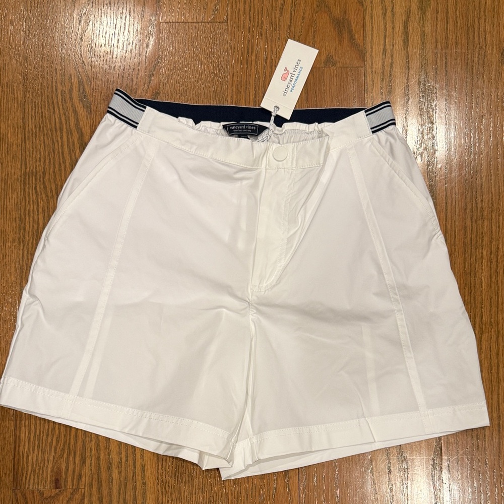 Vineyard Vines Women’s White Performance Shorts